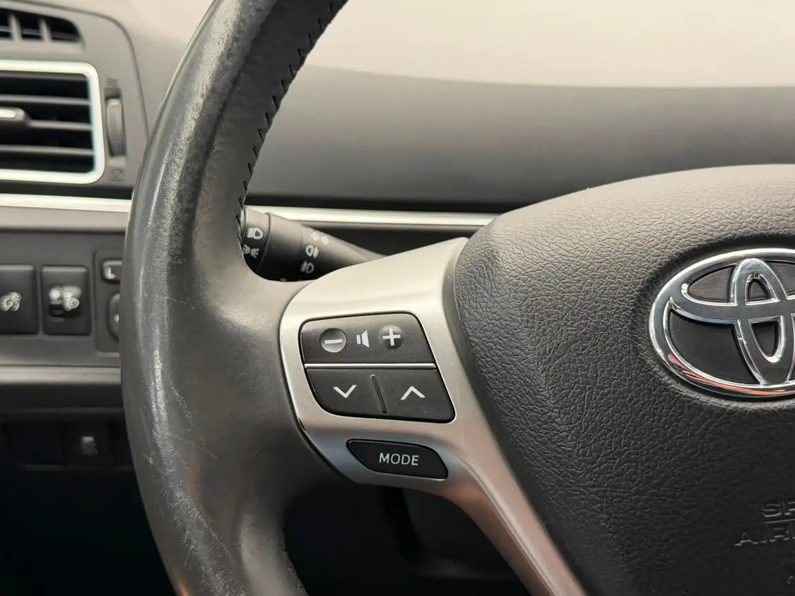 TOYOTA VERSO