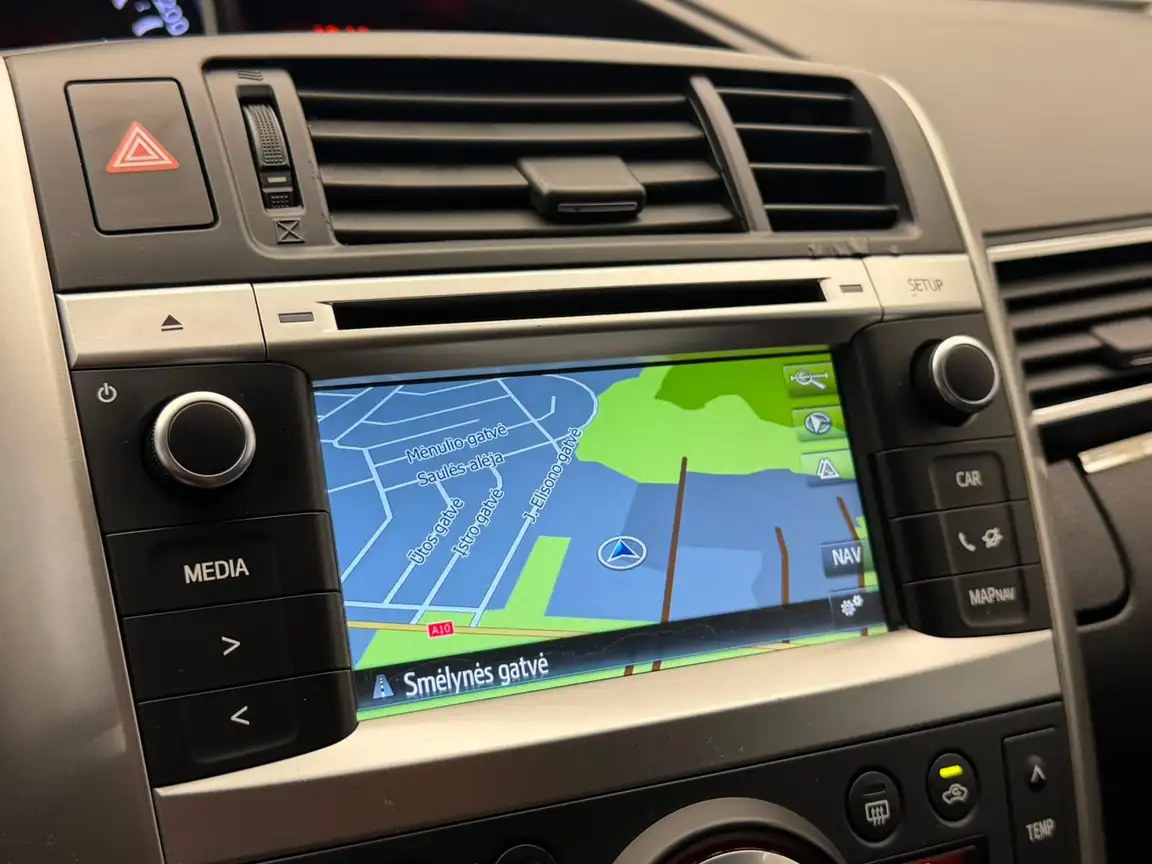 TOYOTA VERSO