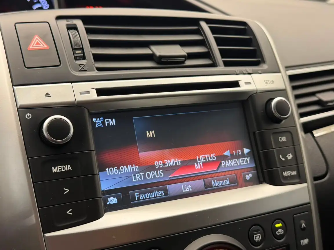 TOYOTA VERSO