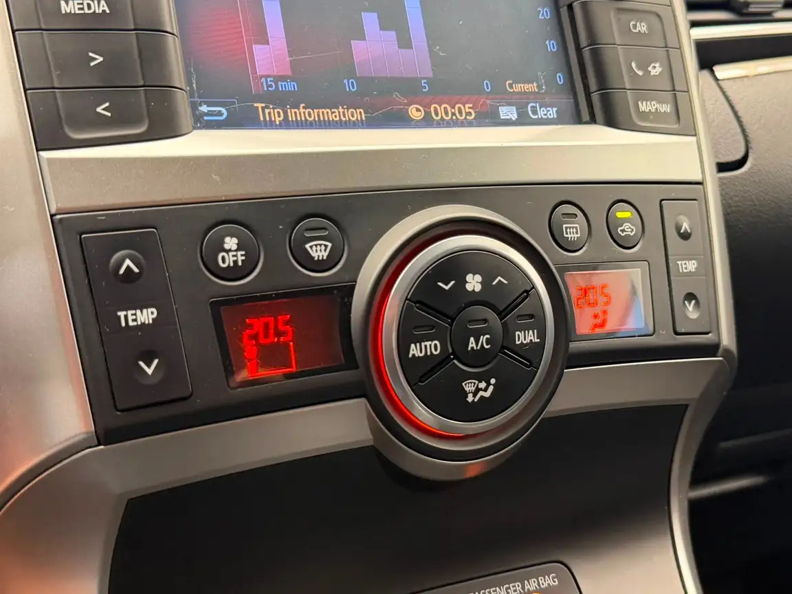 TOYOTA VERSO