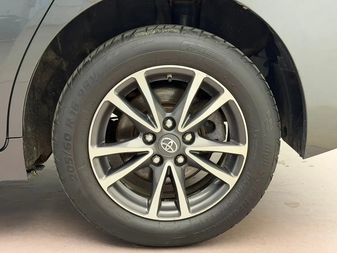 TOYOTA VERSO