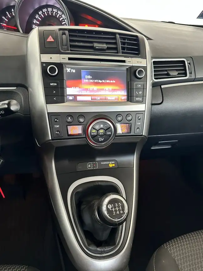 TOYOTA VERSO