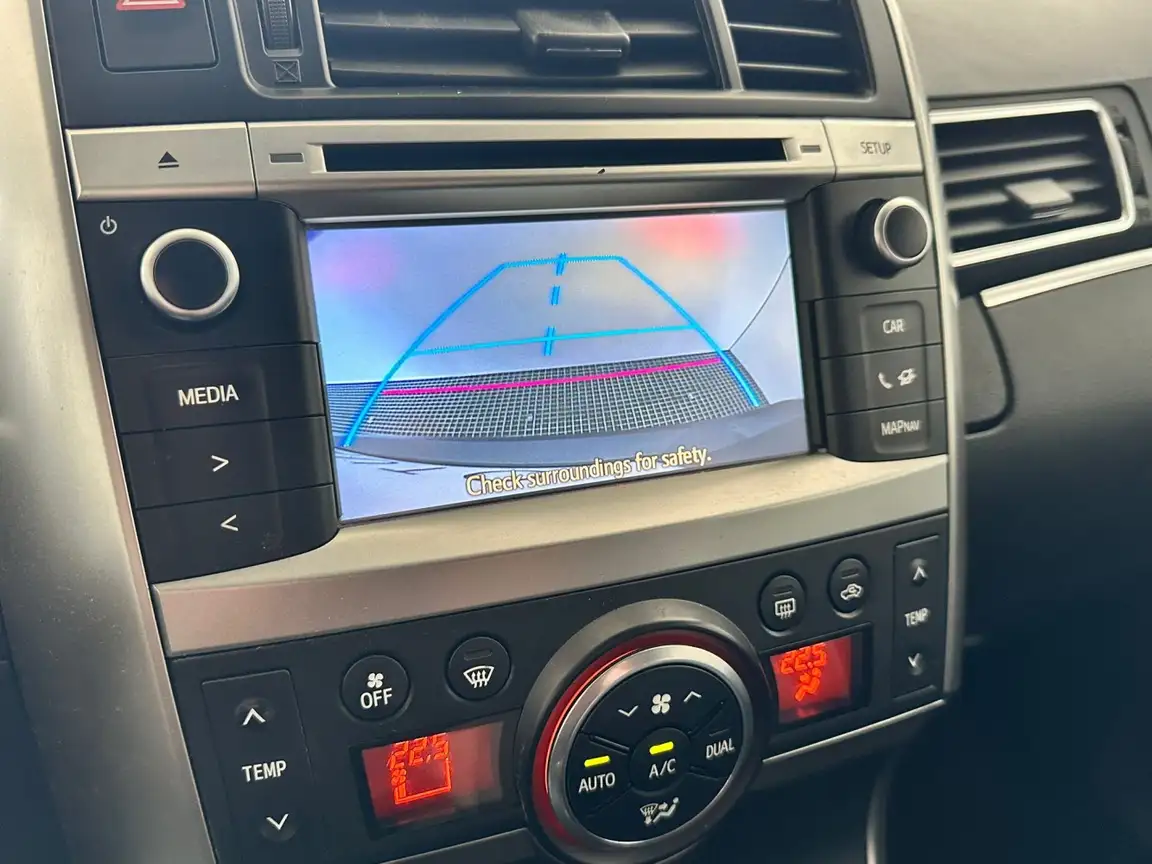 TOYOTA VERSO