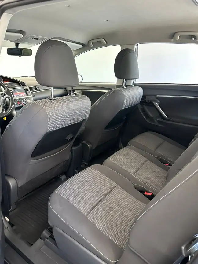 TOYOTA VERSO