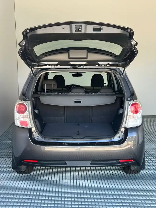 TOYOTA VERSO