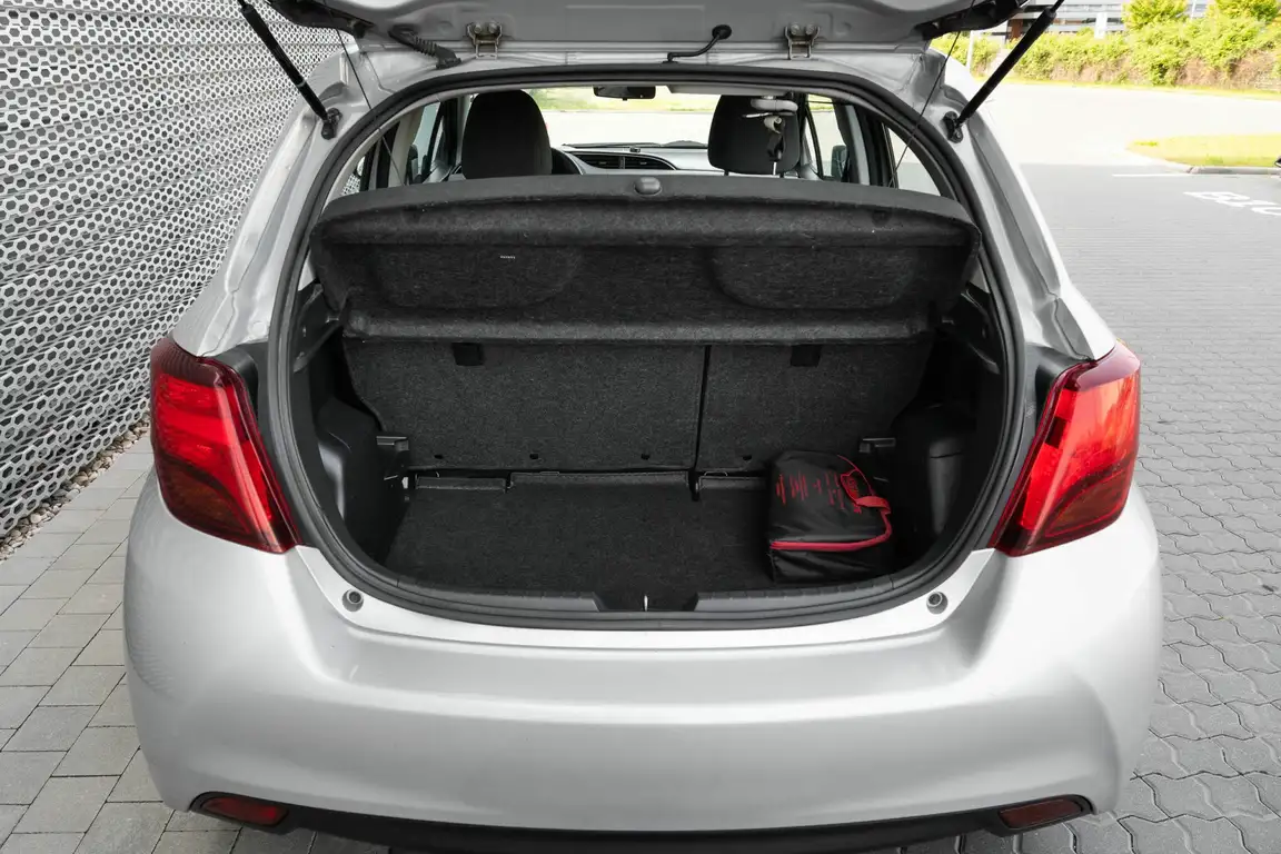 TOYOTA YARIS