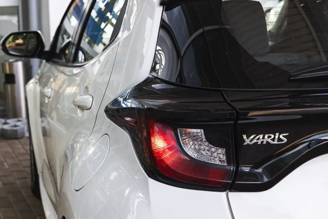 TOYOTA YARIS