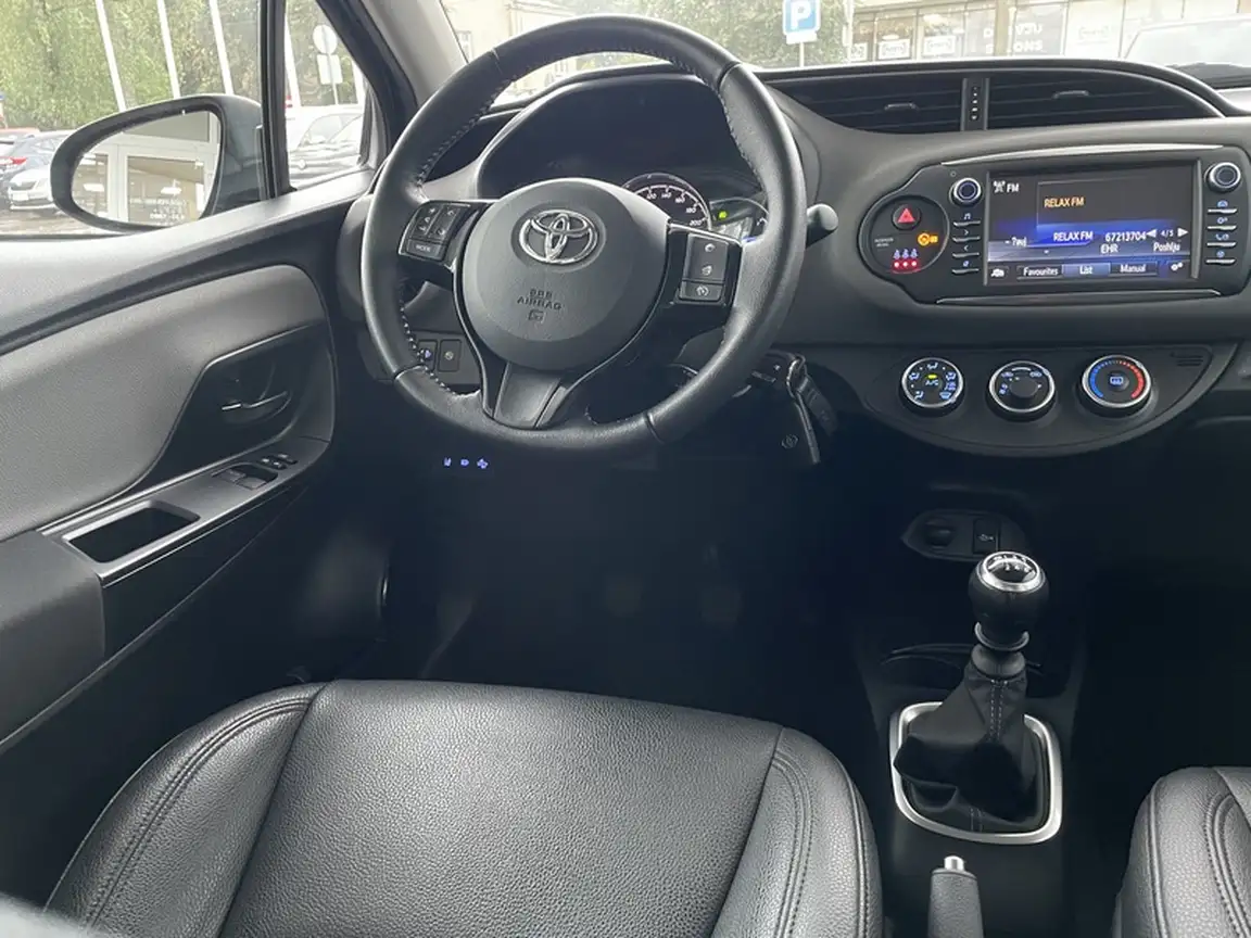 TOYOTA YARIS