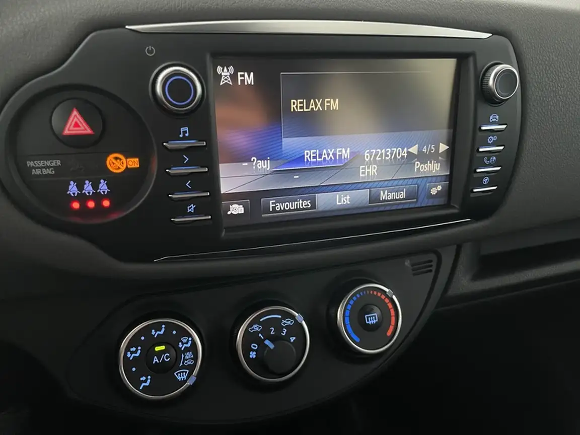 TOYOTA YARIS
