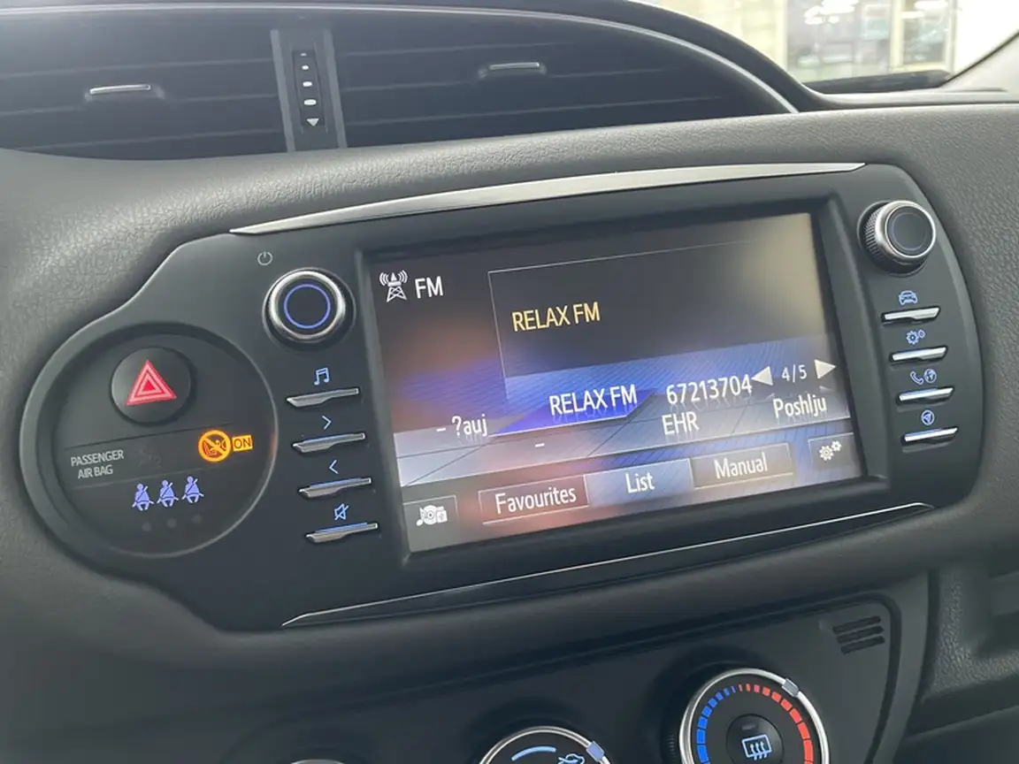 TOYOTA YARIS