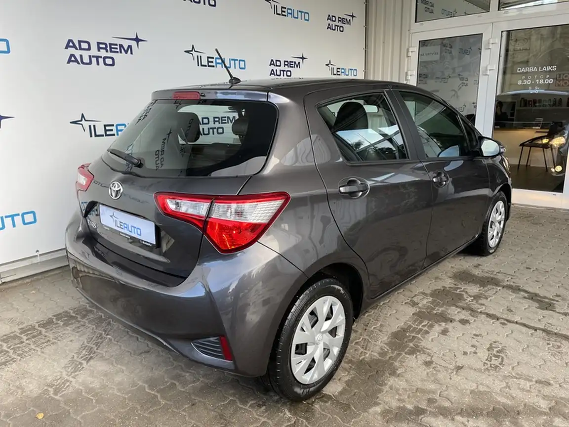 TOYOTA YARIS