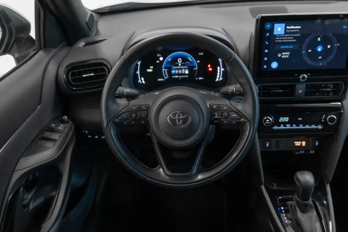 TOYOTA YARIS