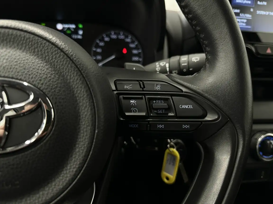 TOYOTA YARIS