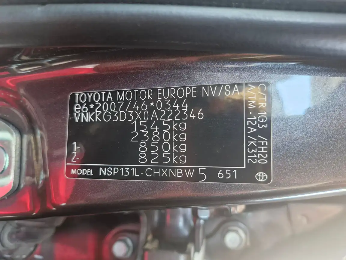 TOYOTA YARIS