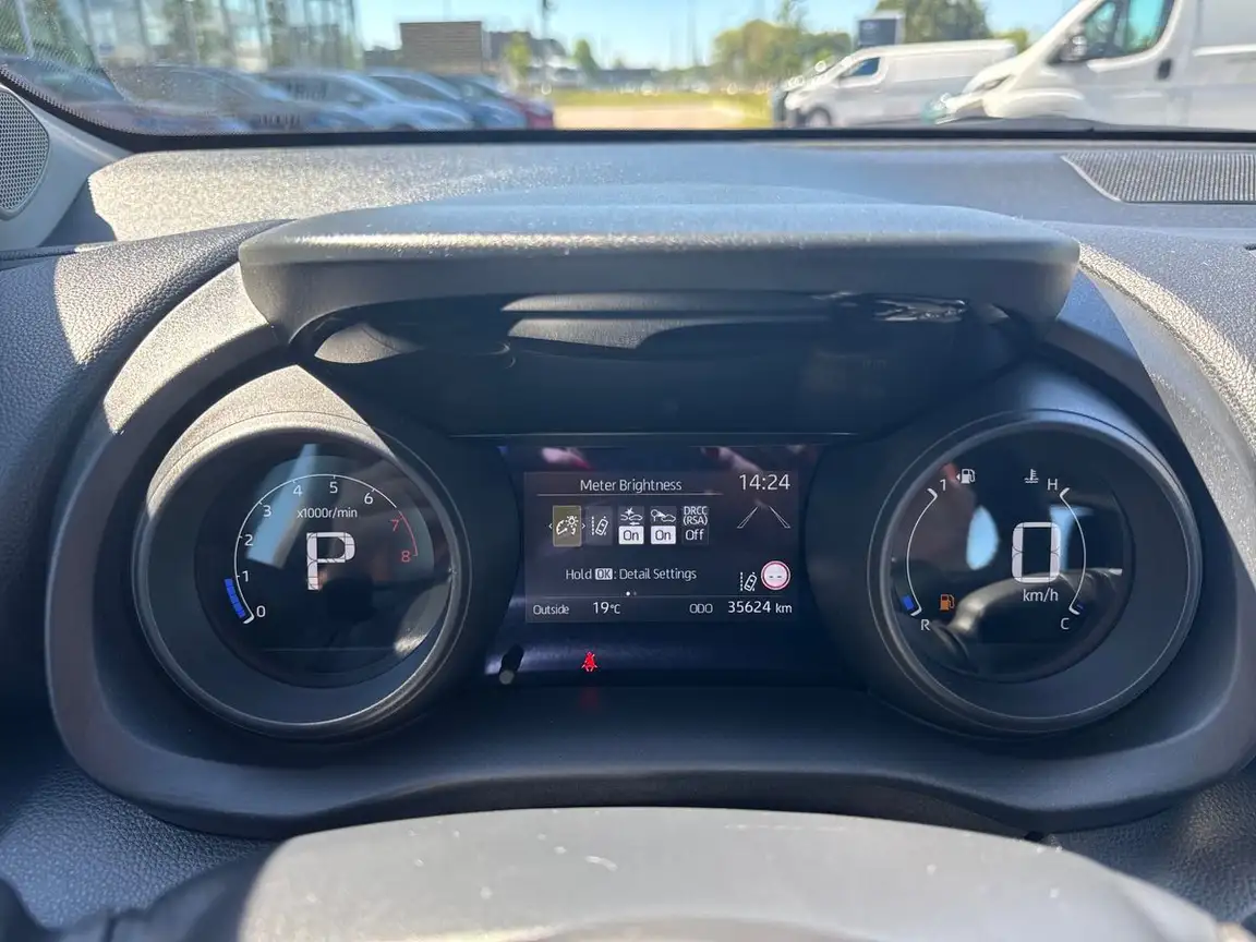 TOYOTA YARIS