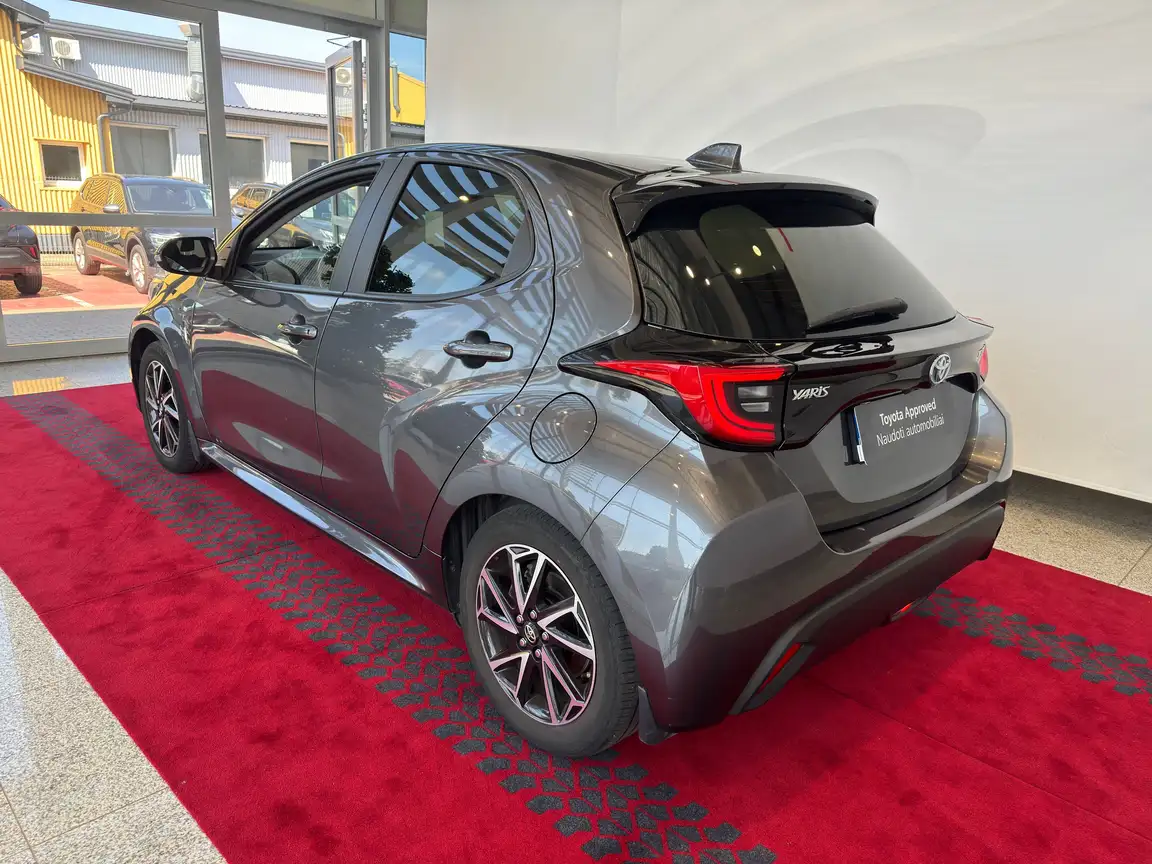 TOYOTA YARIS