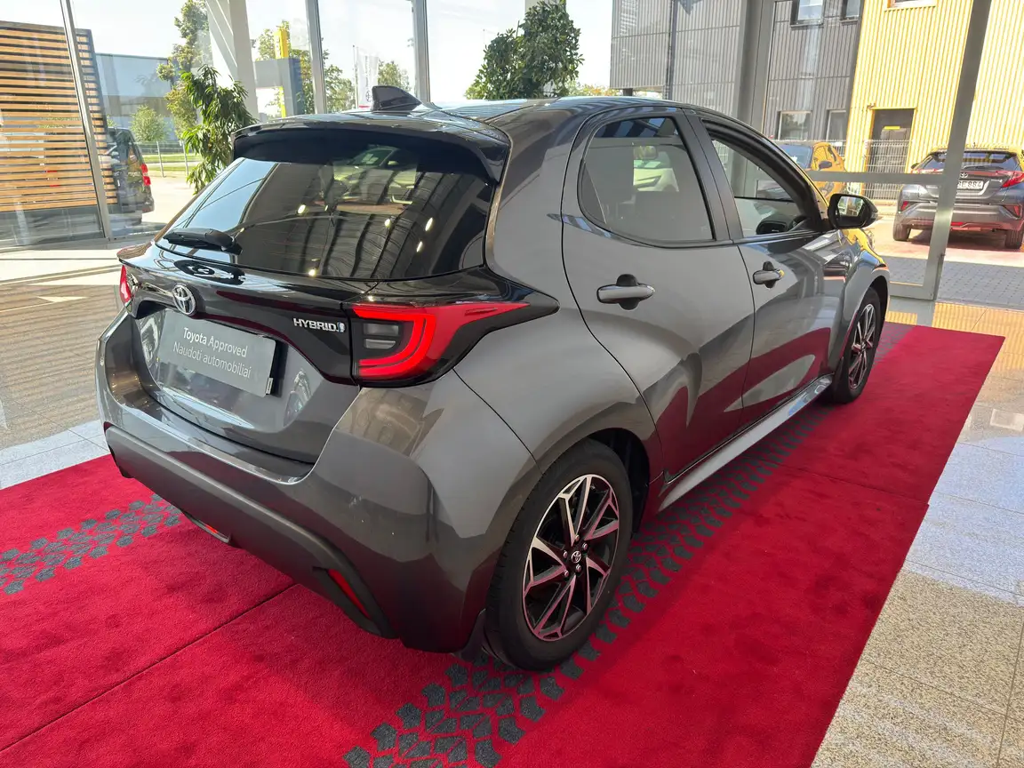 TOYOTA YARIS