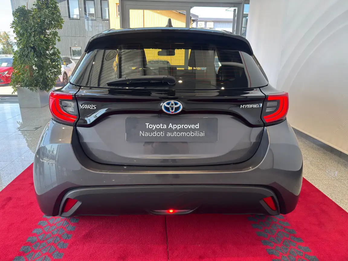 TOYOTA YARIS