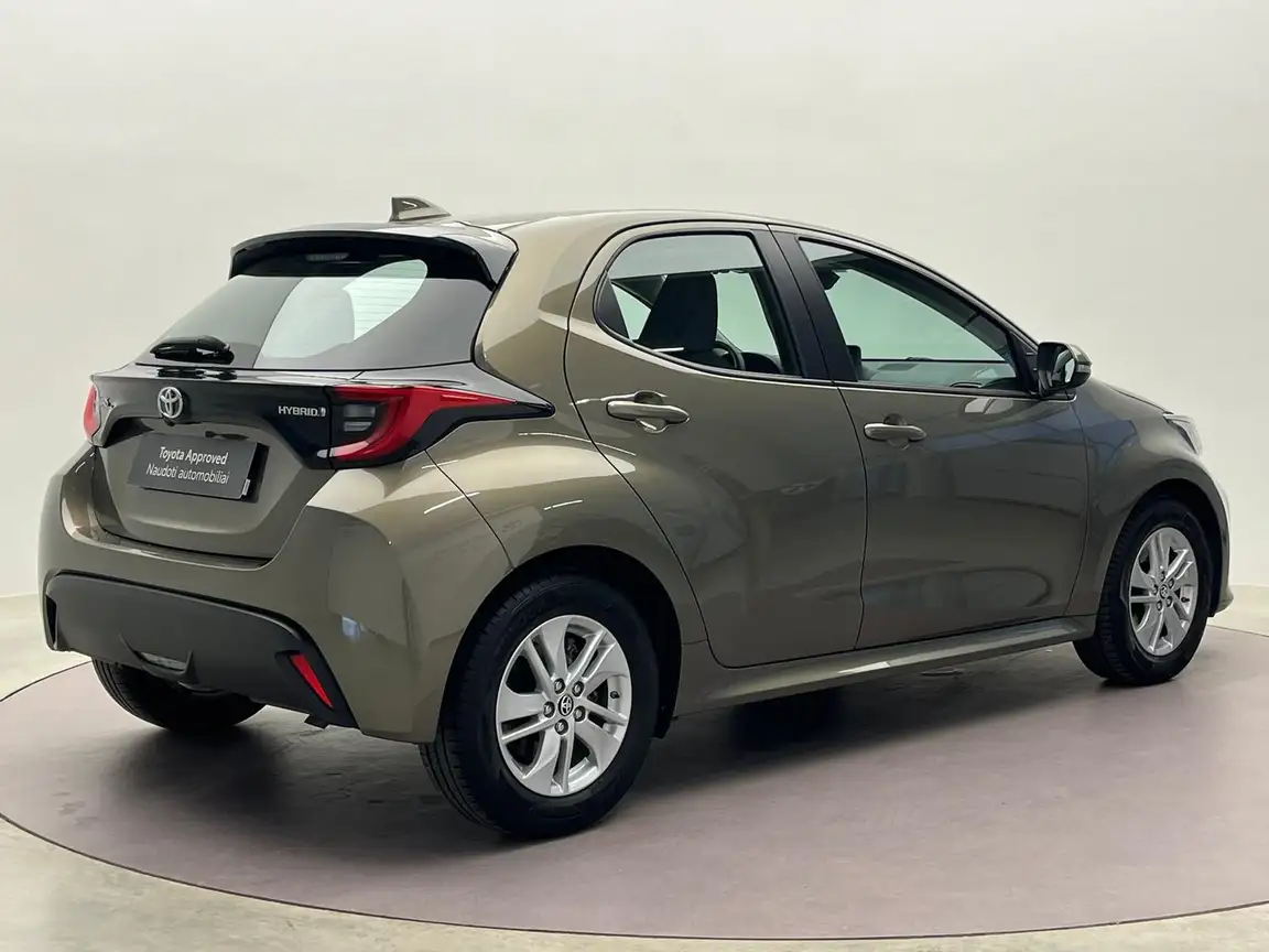 TOYOTA YARIS