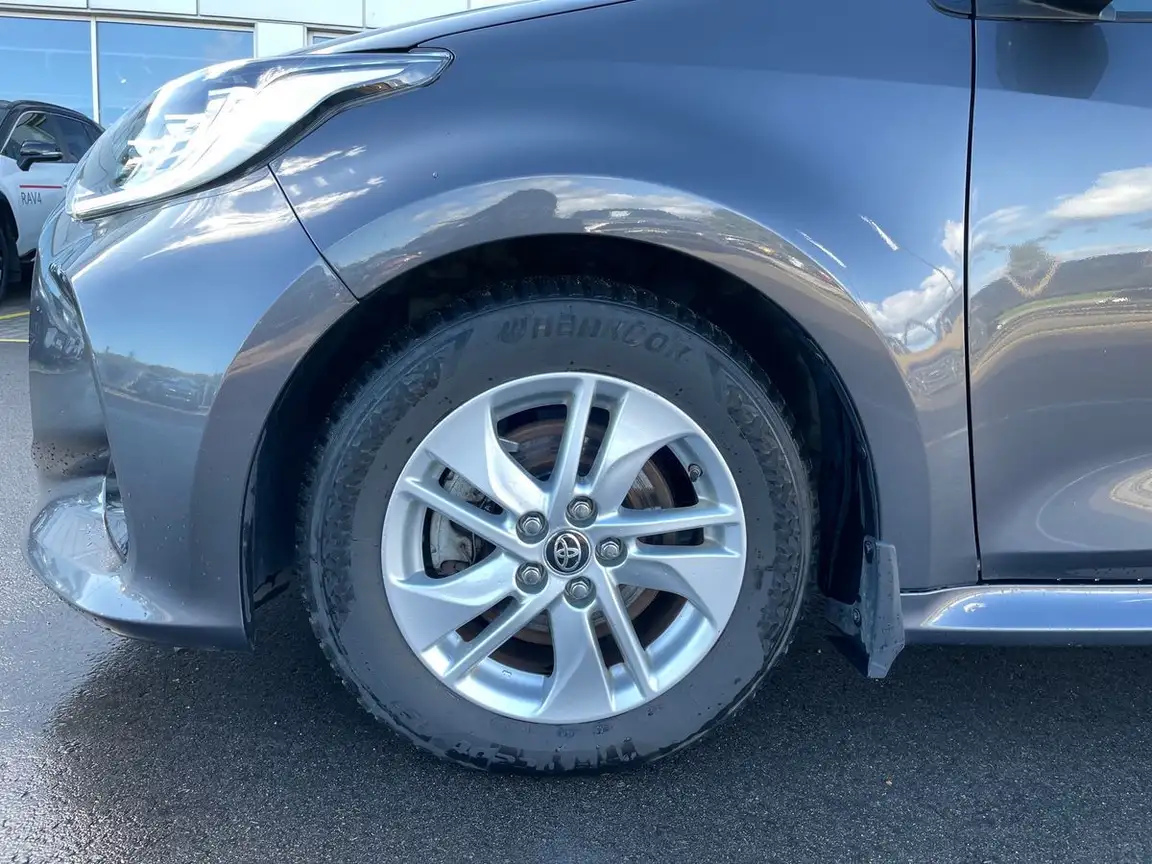 TOYOTA YARIS