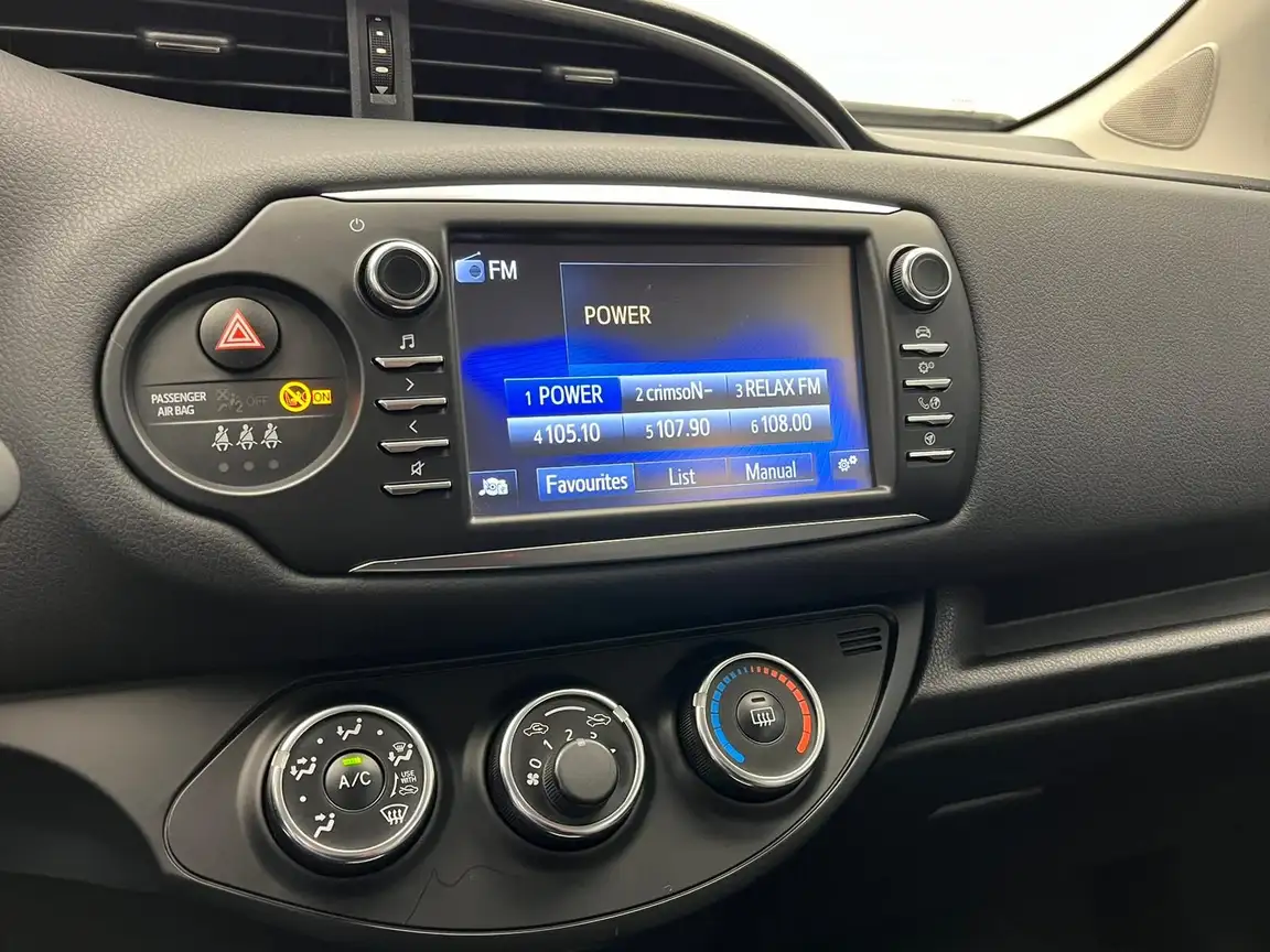 TOYOTA YARIS
