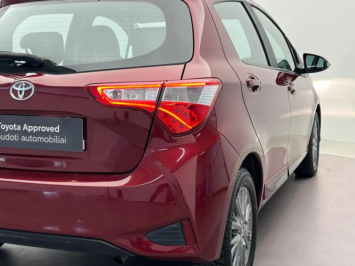 TOYOTA YARIS