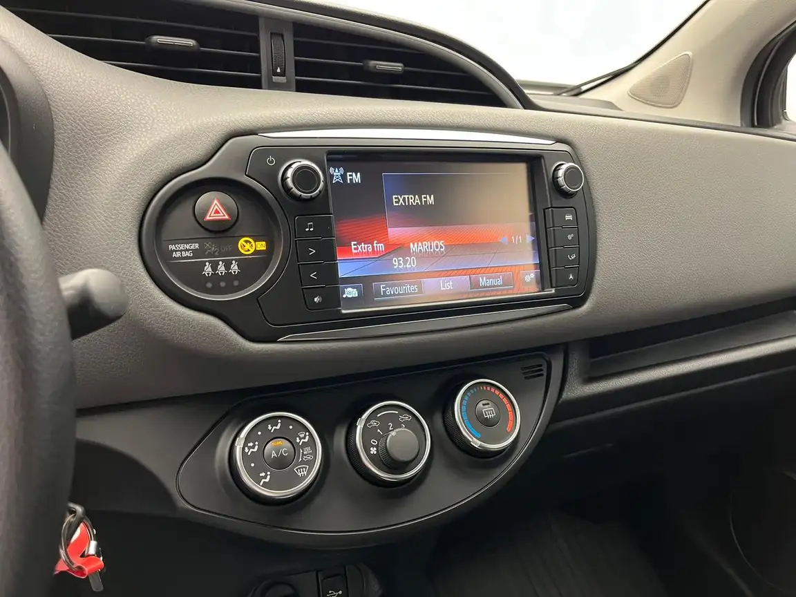 TOYOTA YARIS