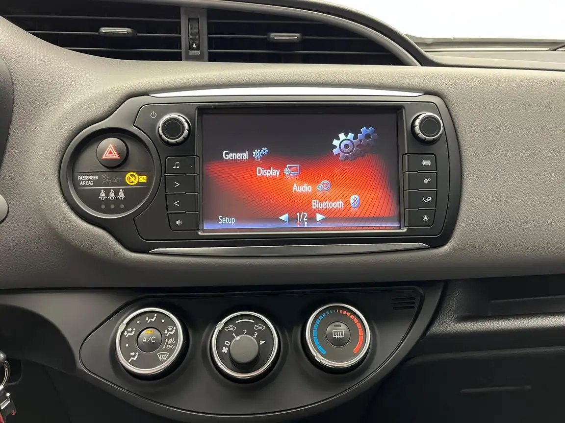 TOYOTA YARIS