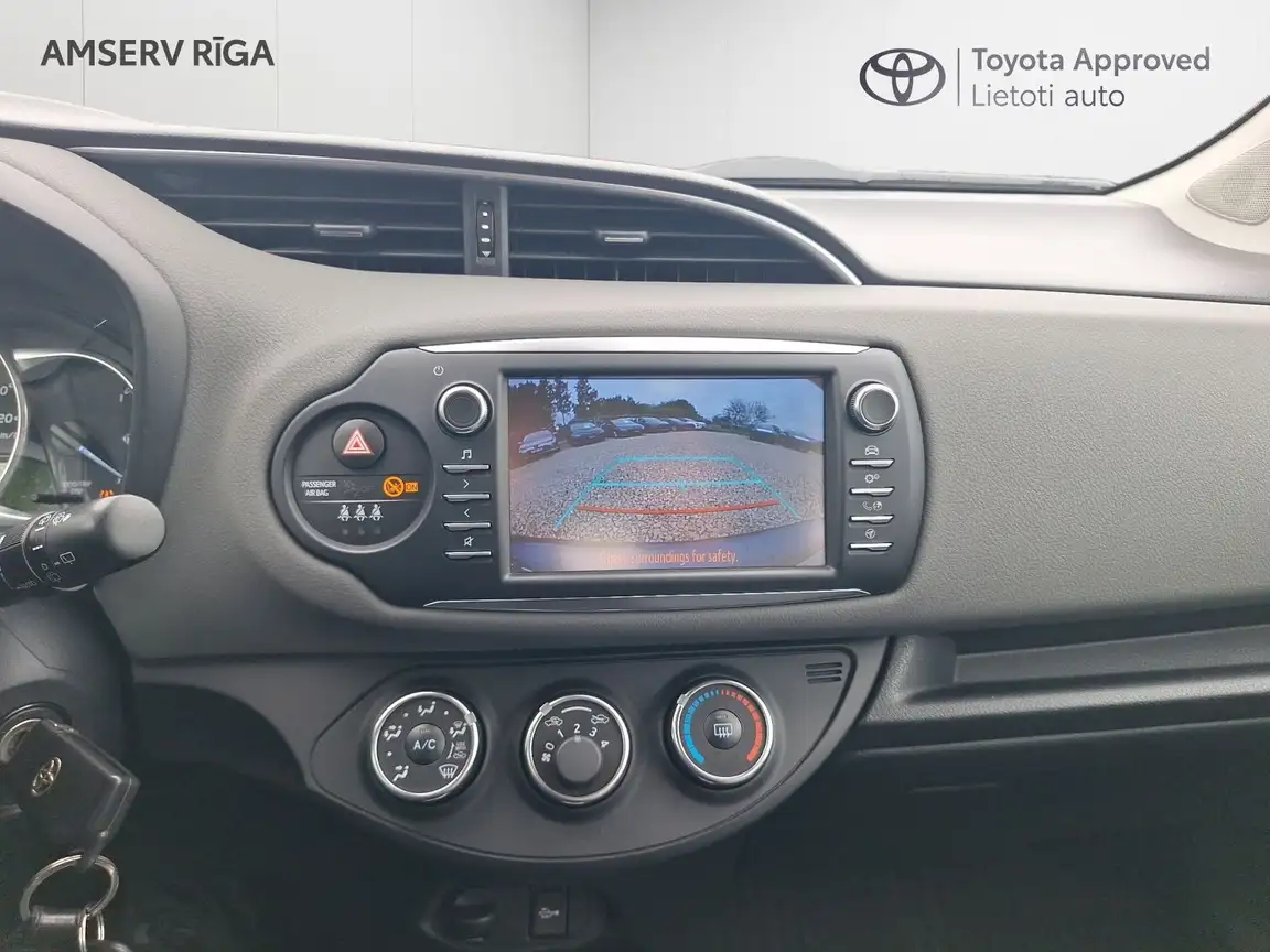 TOYOTA YARIS