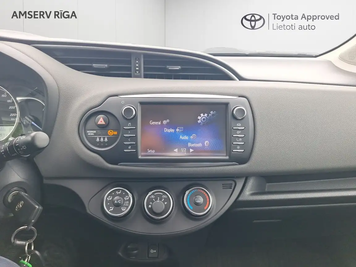 TOYOTA YARIS
