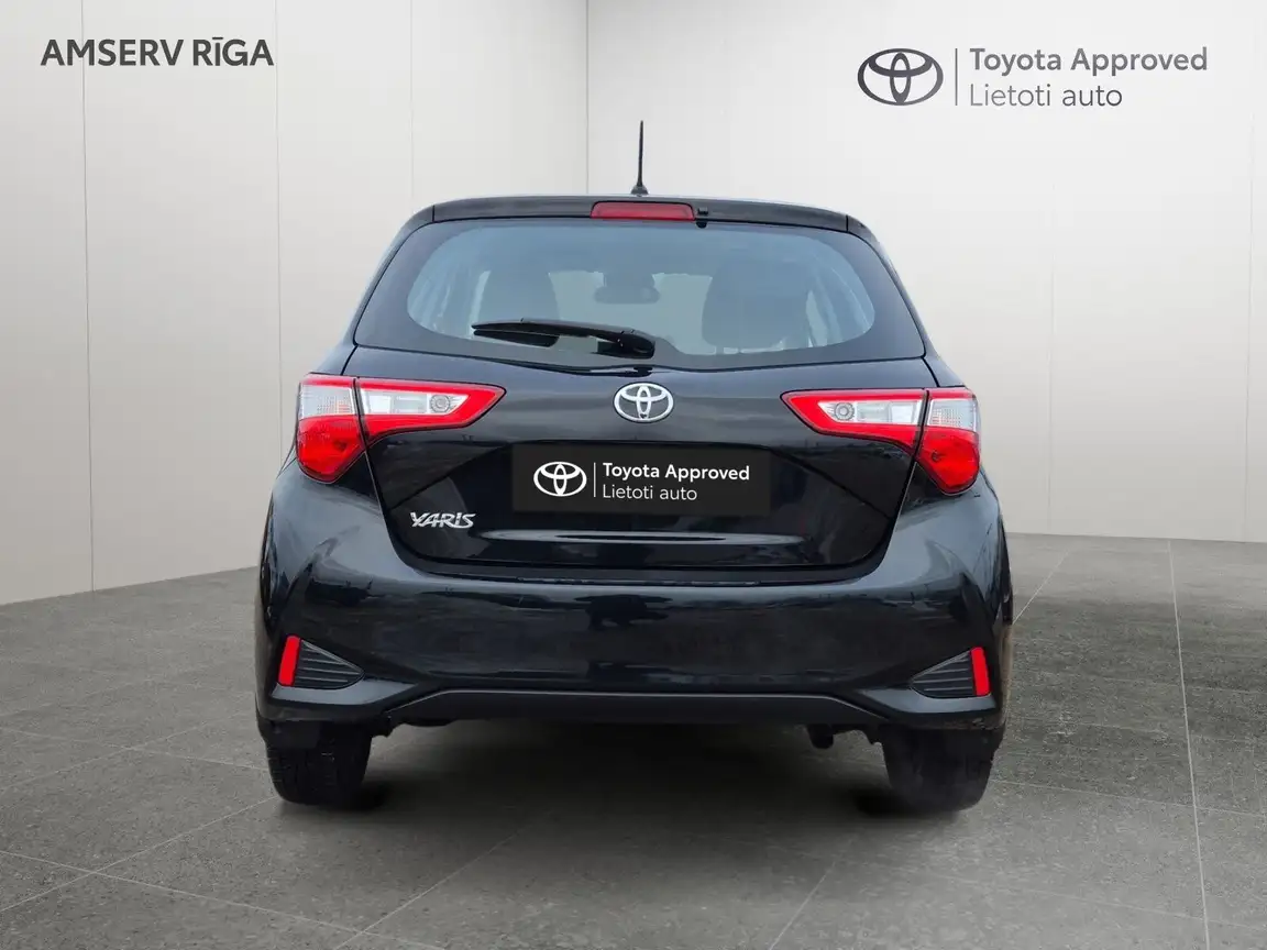 TOYOTA YARIS
