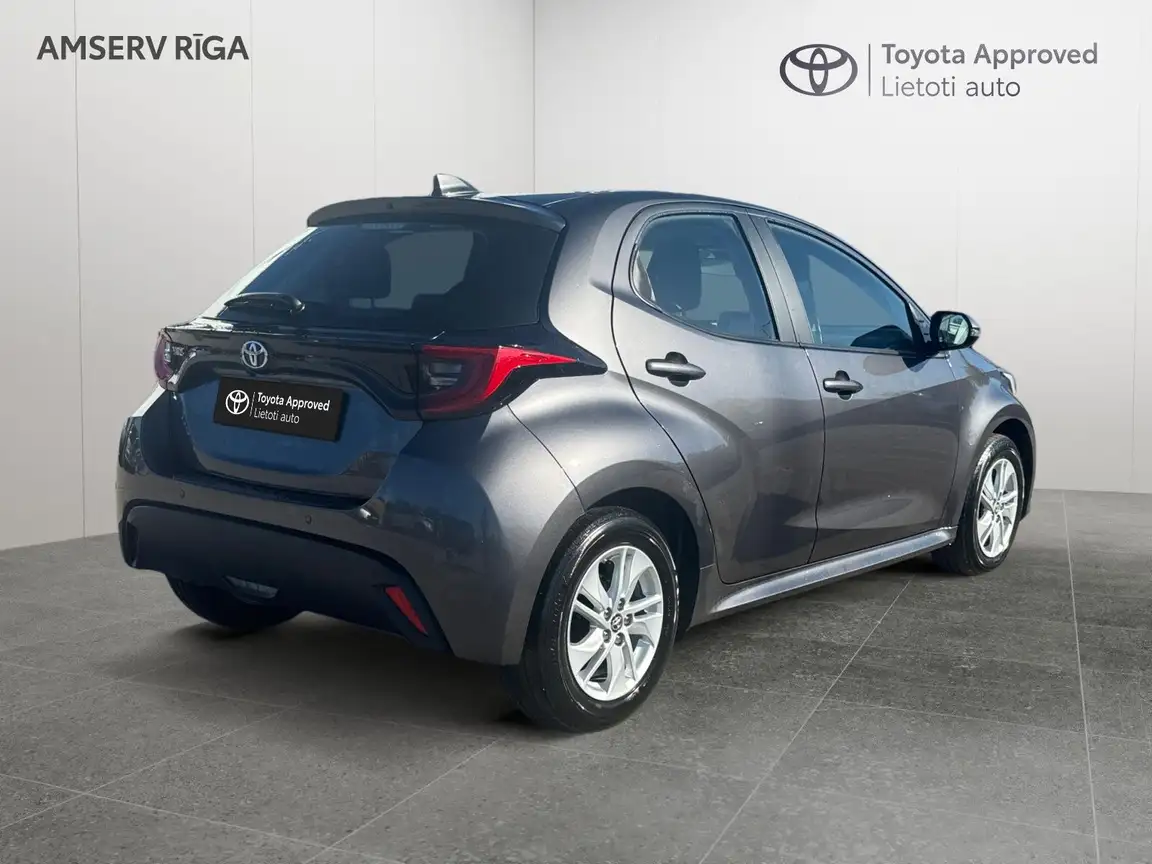 TOYOTA YARIS