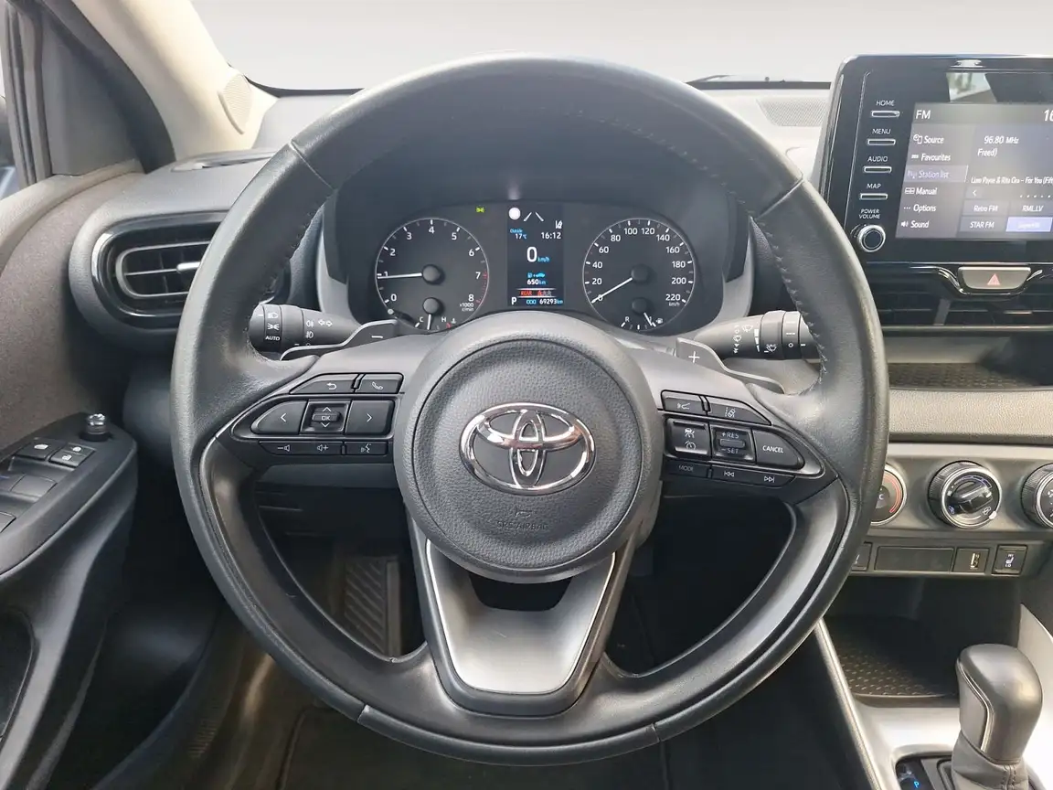 TOYOTA YARIS