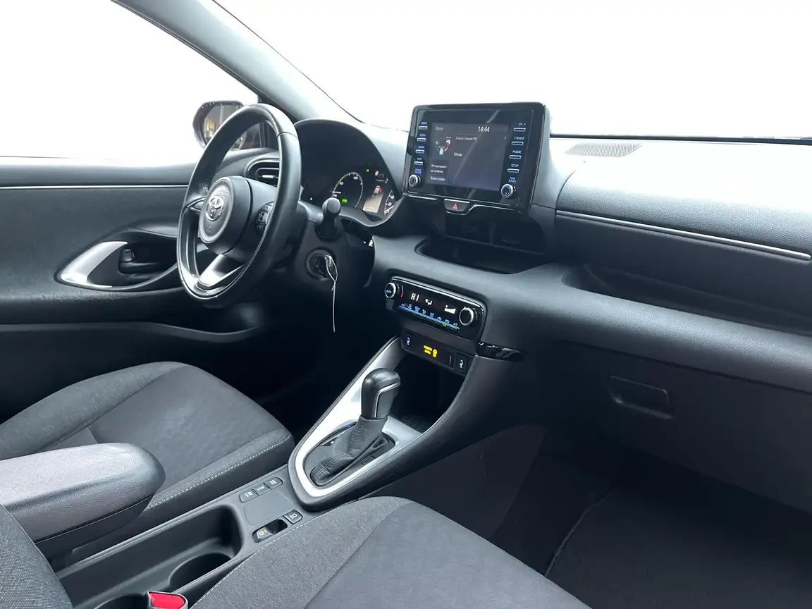 TOYOTA YARIS