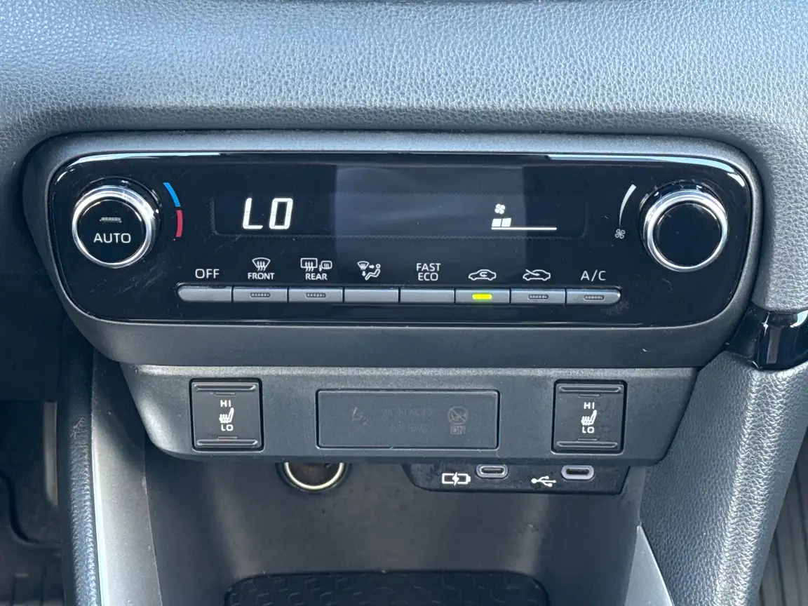 TOYOTA YARIS