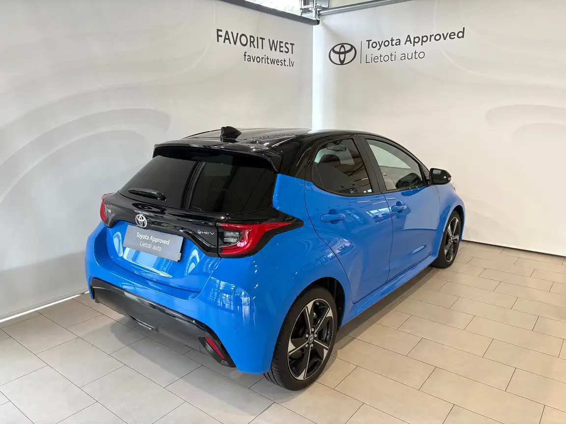 TOYOTA YARIS