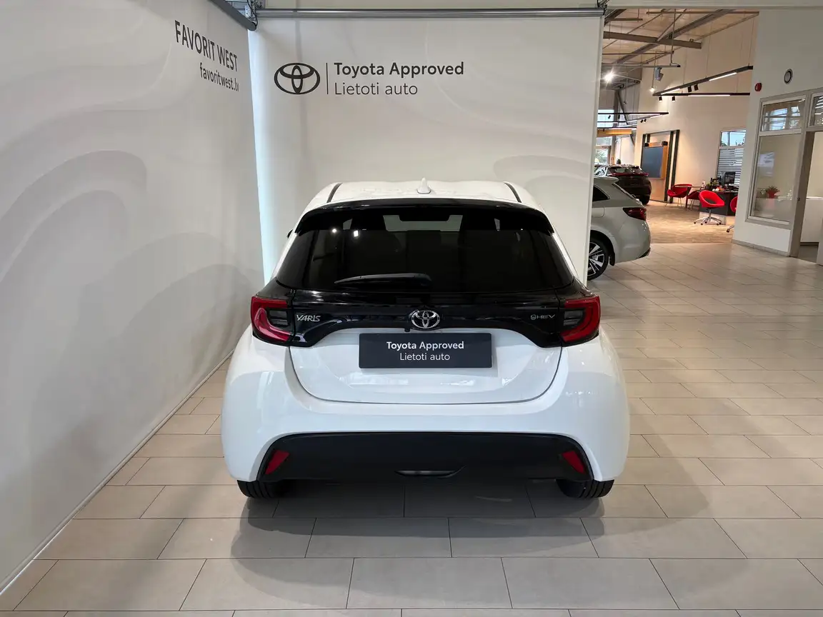 TOYOTA YARIS