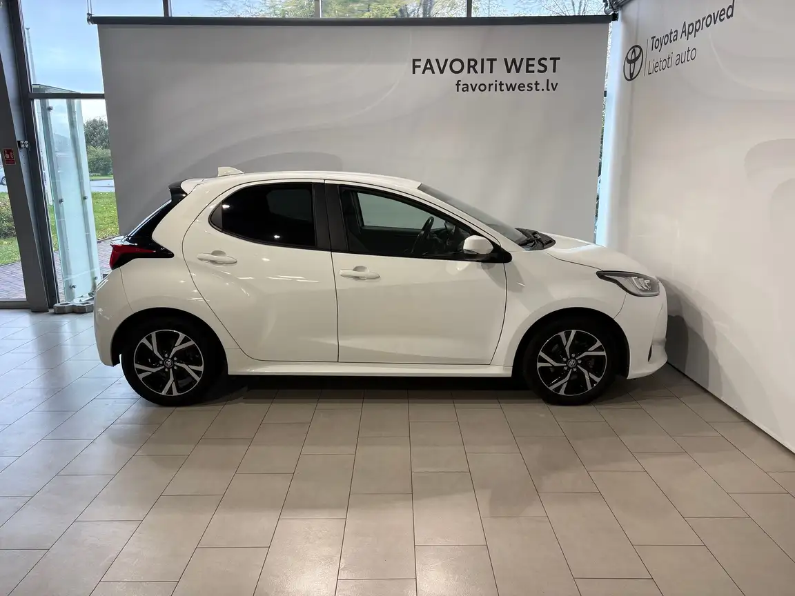 TOYOTA YARIS