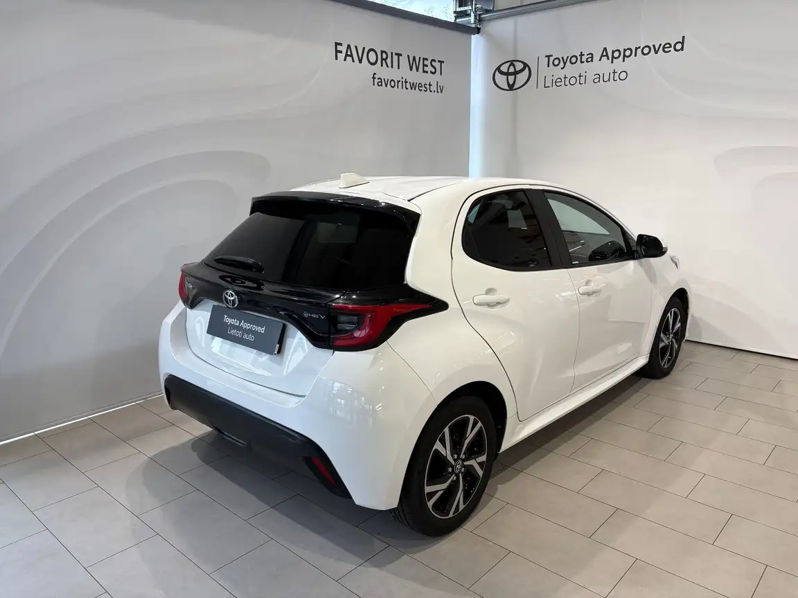 TOYOTA YARIS