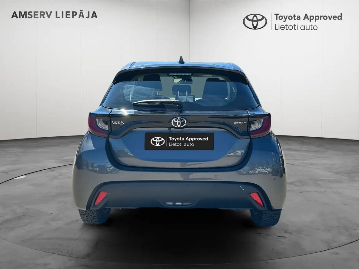 TOYOTA YARIS