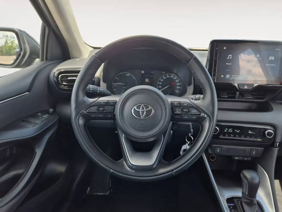 TOYOTA YARIS