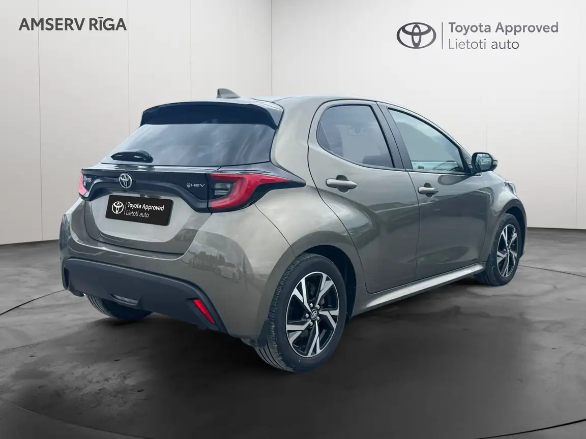 TOYOTA YARIS