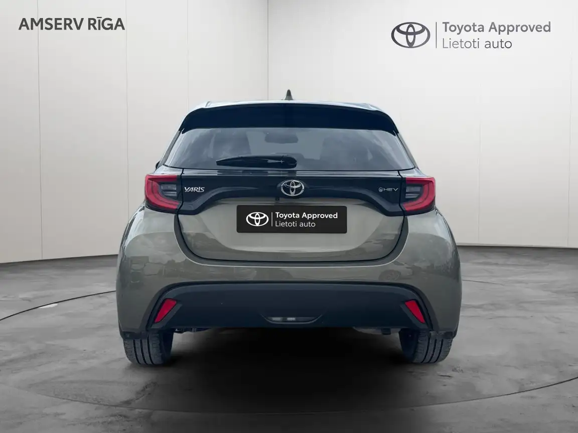 TOYOTA YARIS