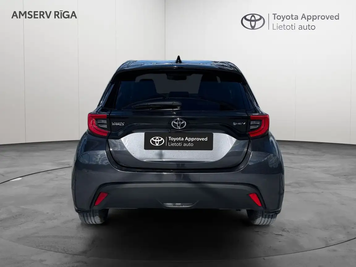 TOYOTA YARIS
