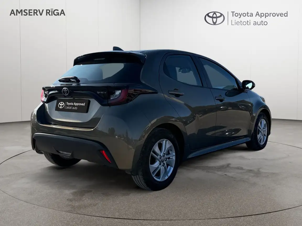 TOYOTA YARIS