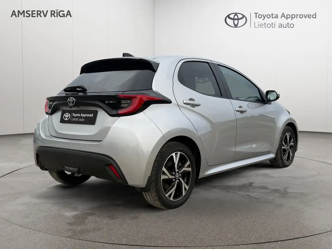 TOYOTA YARIS