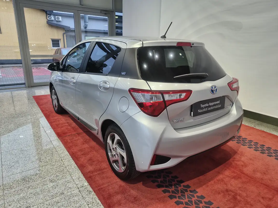 TOYOTA YARIS