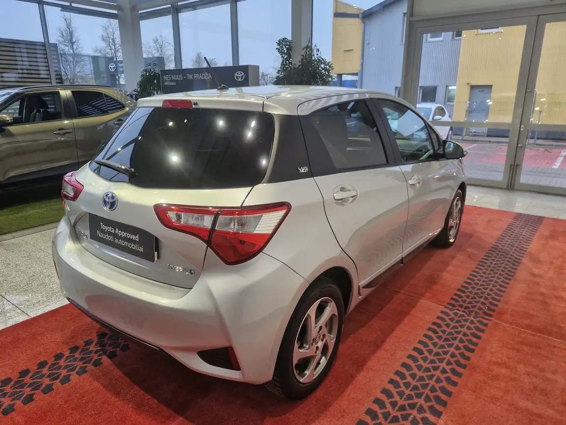 TOYOTA YARIS