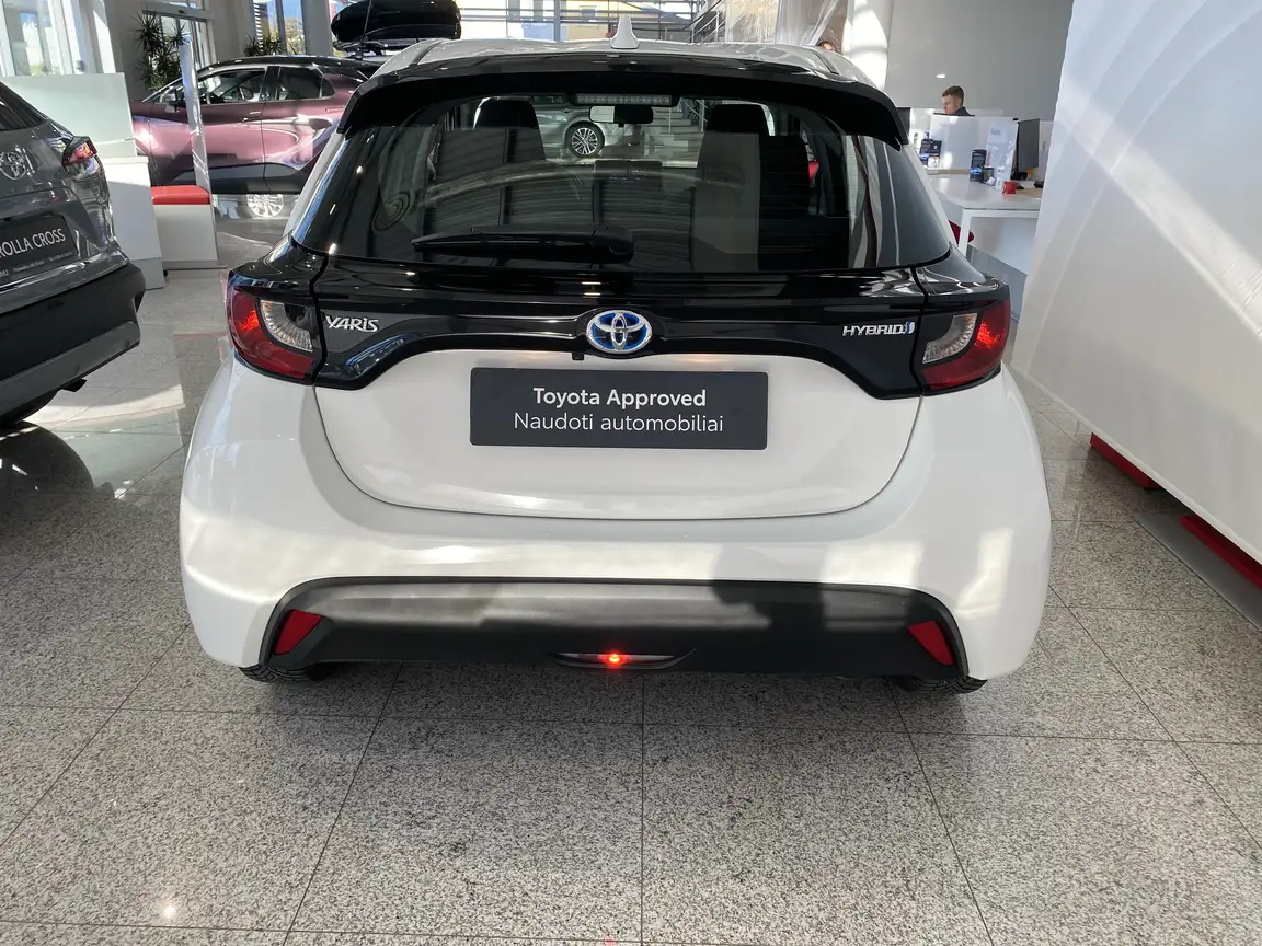 TOYOTA YARIS