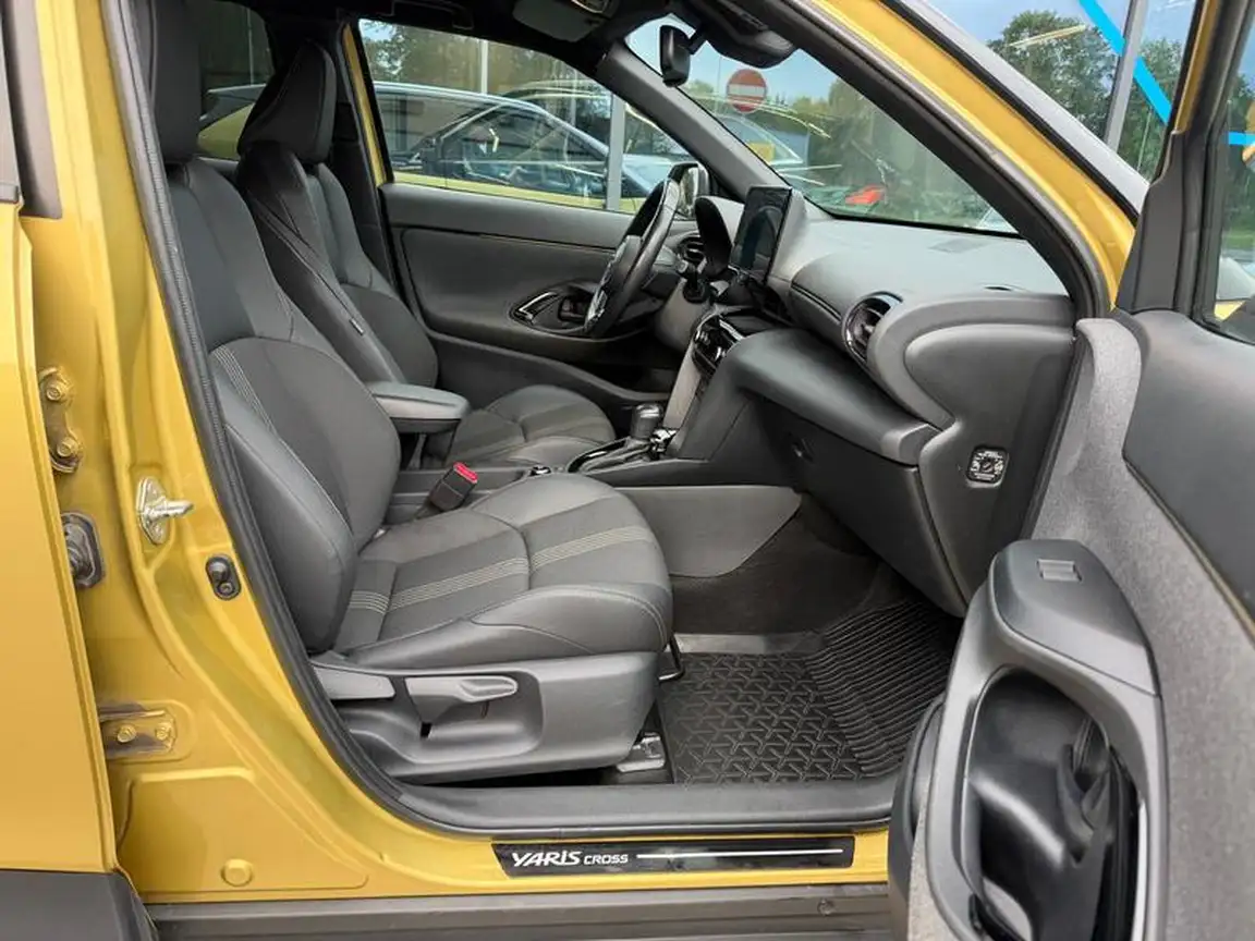 TOYOTA YARIS CROSS